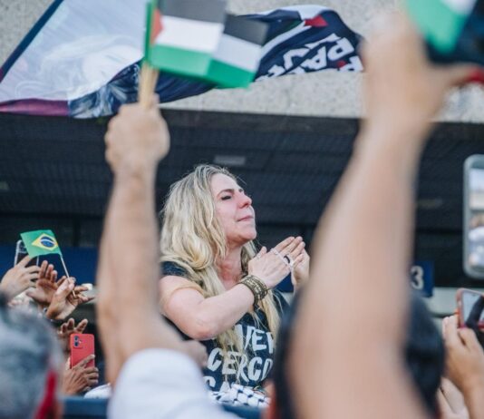 Moção de congratulações à dep. Luizianne Lins por participar da Flotilha para a Palestina, é aprovada na Câmara Municipal de Fortaleza com contestação da oposição.