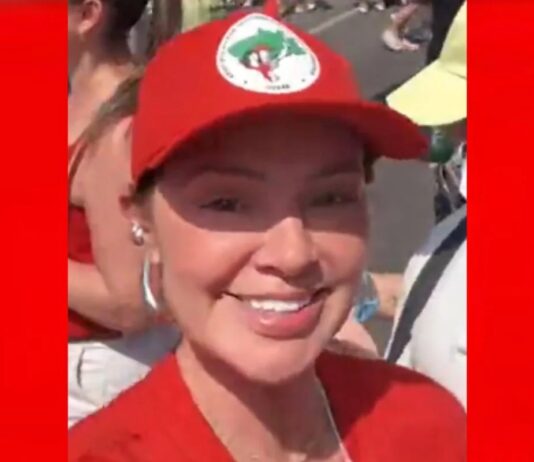 Militante de extrema-esquerda que desrespeitou policiais já foi condenada após chamar PMs de “bostas”.