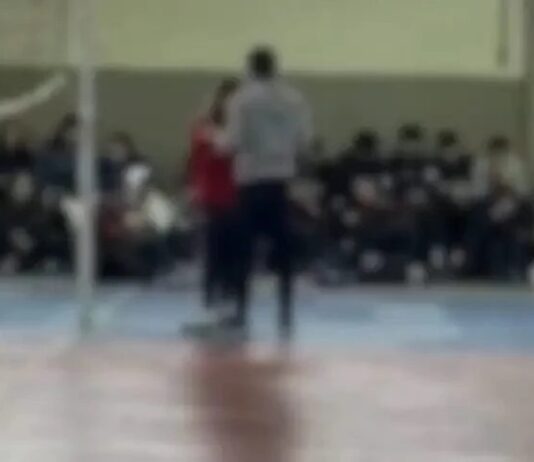 Escola de Curitiba quer impedir alunos de orar no intervalo.