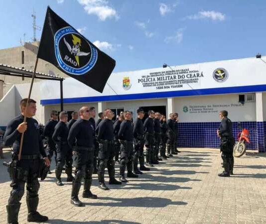 Facção criminosa proíbe que restaurante das cidades de Amontada e Marco, no interior do Ceará, forneçam alimento a policiais militares.