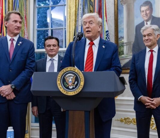 Trump diz que María Corina foi amável ao lhe dedicar prêmio.