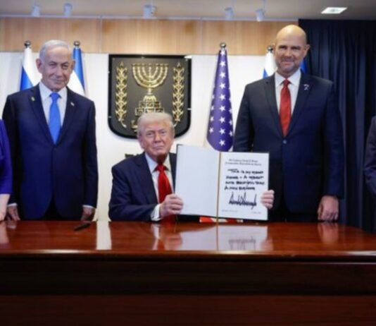 Em dia histórico com libertação de reféns, Trump diz que Oriente Médio viverá “era de ouro”