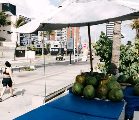 Primeiro dia de rodízio na Beira-Mar tem reclamações de comerciantes, que marcam protesto para essa segunda-feira.