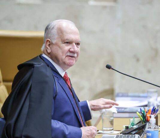 PSOL quer obrigar Congresso a taxar grandes fortunas; decisão está nas mãos do STF