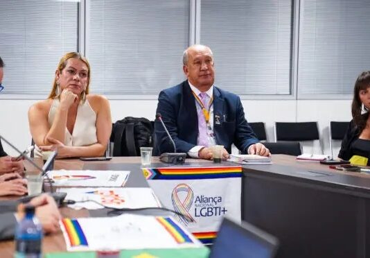 Governo lança plataforma para processar autores de postagens consideradas anti-LGBT