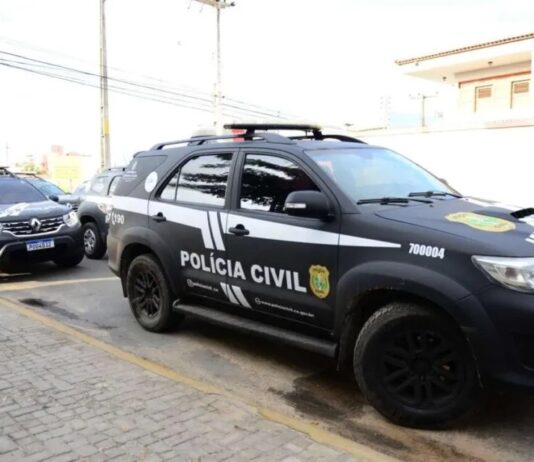 Advogada é presa suspeita de repassar ordens de presos para criminosos em liberdade no Ceará