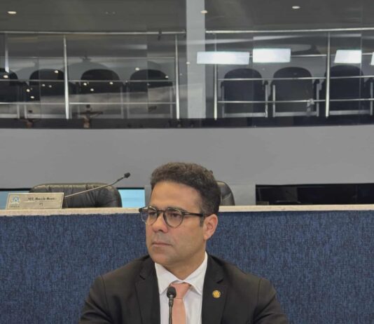 Ver. Julierme Sena denuncia que policiais civis (CE) têm o pior auxílio-alimentação do Nordeste: “Auxílio-humilhação”.