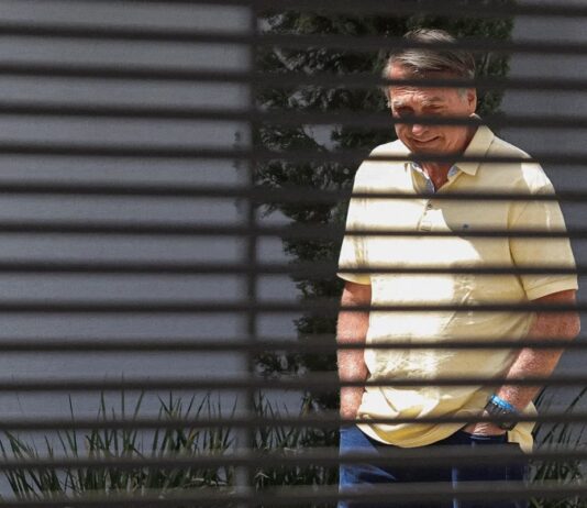 Nova pesquisa traz que maioria dos brasileiros foram contra prisão de Bolsonaro