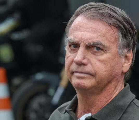 Médicos confirmam alucinação por remédios de Bolsonaro e atualizam estado de saúde.