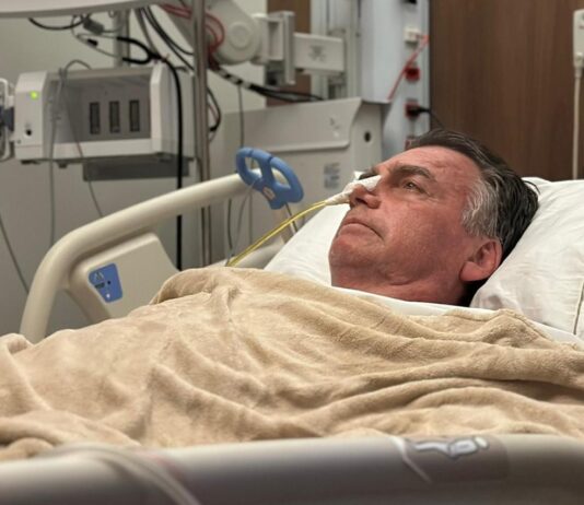 Moraes manda PF fazer perícia para comprovar pedido de Bolsonaro para nova cirurgia