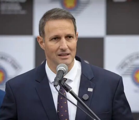 Derrite ignora pressão e mantém mudanças na Lei Antiterrorismo, com ajuste pontual à PF