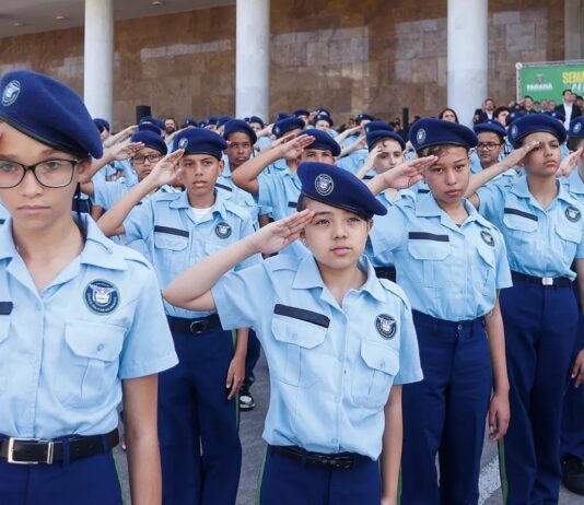 Paraná expande modelo e terá 345 colégios cívico-militares até 2026