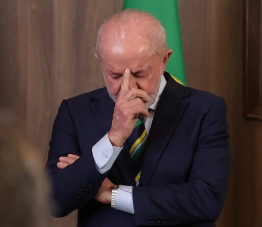 Lula prometeu acabar com fila “vergonhosa” do INSS, mas ela dobrou – e ainda pode crescer