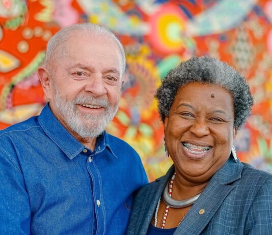 Governo Lula sugere enviar ajuda a familiares de traficantes mortos no Rio de Janeiro.