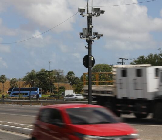 Indústria da Multa: Trecho da BR-116 em Fortaleza registra 208 autuações feitas pelo governo do estado em dois meses.