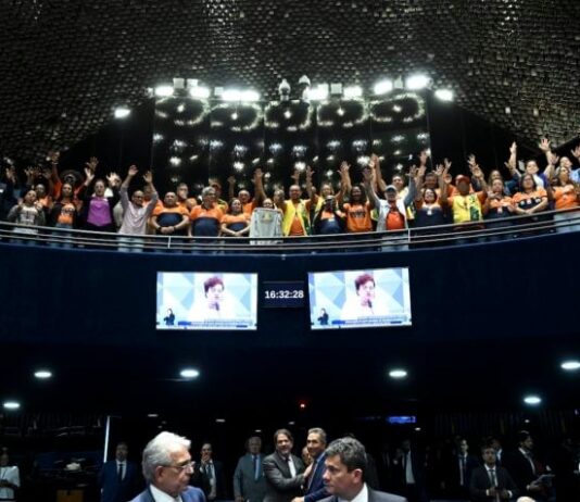 Em derrota para o governo, Senado aprova projeto com impacto de R$ 24,7 bilhões.