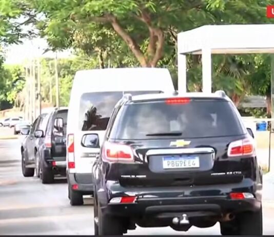 Parlamentares chamam prisão de Bolsonaro de “absurda”.