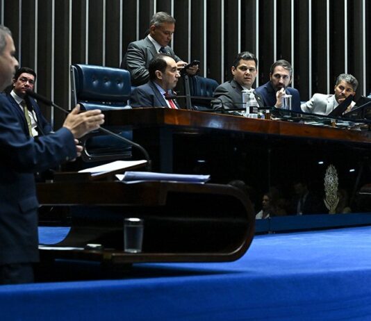 Senado aprova proibição de descontos em benefícios do INSS