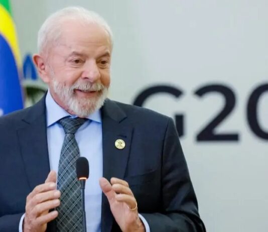 Lula sinaliza que BNDES pode retomar financiamentos de infraestrutura na África.