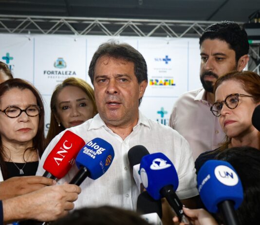 Mesmo após promessa de Evandro Leitão de não aumentar passagem de ônibus, prefeitura de Fortaleza anuncia reajuste de 0,90 centavos para 2026.