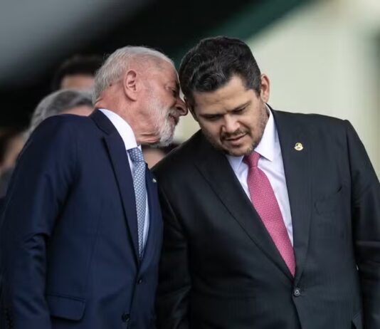 Alcolumbre diz que governo tenta interferir na sabatina de Messias ao STF.