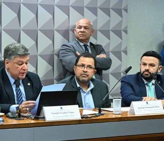 Presidente da CPMI determina prisão em flagrante de ex-diretor do INSS