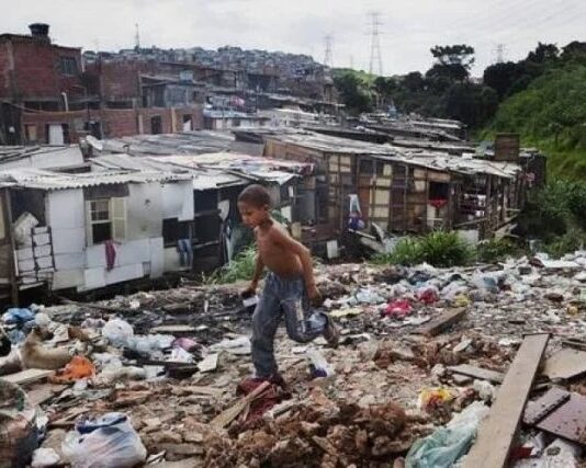 Desigualdade de renda cai ao menor nível em 12 anos no Ceará, 2° pior rendimento per capita do pais.