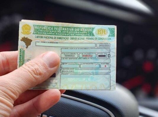 Contran retira obrigatoriedade de autoescola para obter CNH