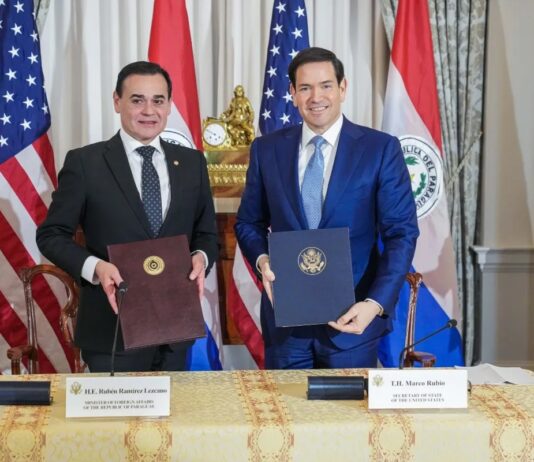 EUA firmam acordo histórico que autoriza atuação de militares no Paraguai