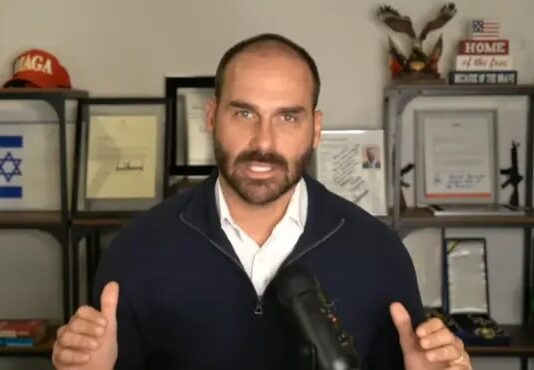 Eduardo diz que cassação é ‘medalha de honra’: ‘Valeu a pena’.