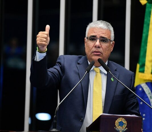 Eduardo Girão, pelo 7º ano seguido, é eleito o melhor senador do Ceará, de acordo com o site Ranking dos Políticos.