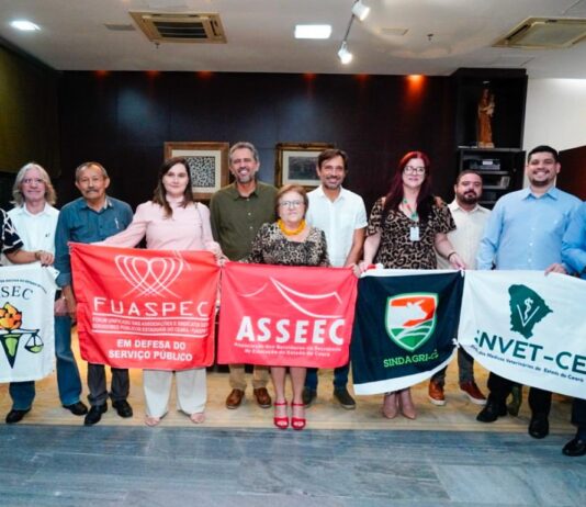 Fórum de Servidores do Ceará convoca para ato contra PL da dosimetria, enquanto se cala sobre governo Elmano, que não anuncia reajuste dos funcionários públicos.