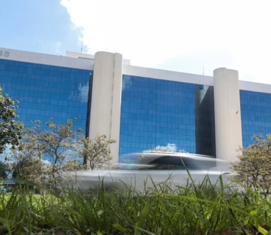 ONG que faturou milhões com esquema do INSS funciona em cubículo e tem 1 funcionário