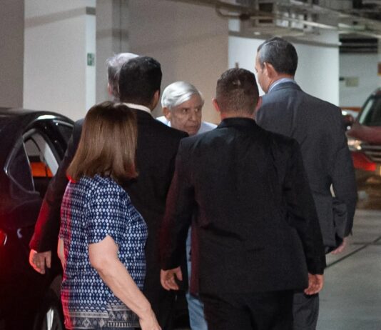 General Heleno chega à residência onde cumprirá prisão domiciliar após decisão de Moraes