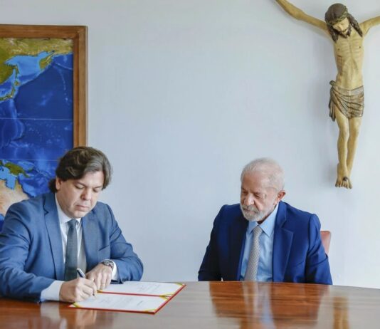 Ministro diz que governo prepara texto para regulação das redes