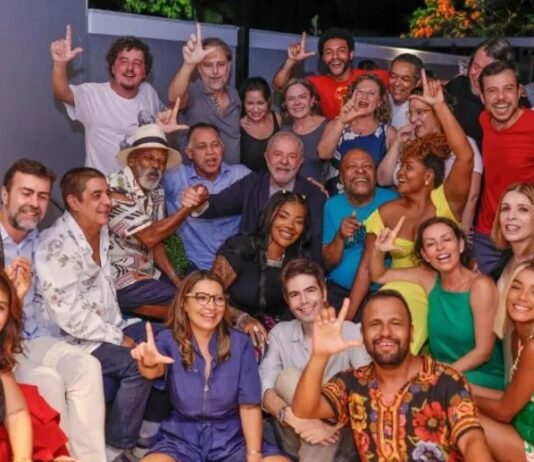 Lei Rouanet bate recorde histórico sob comando de Lula, grande parte para para artistas milionários apoiadores do governo.