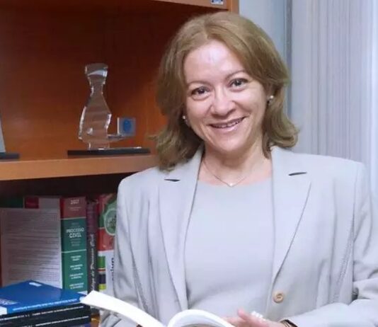 Juíza que soltou Vorcaro já foi defendida pelo mesmo advogado do banqueiro.