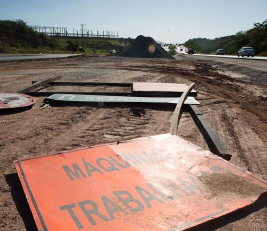 Trabalhadores do Anel Viário são demitidos após atrasos de pagamento, diz sindicato