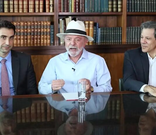 Déficit nas contas externas atinge US$ 68,8 bilhões em 2025, pior resultado desde 2014.