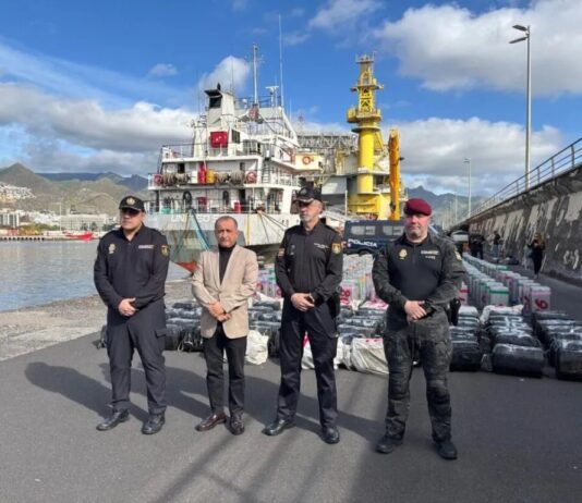 Rota do tráfico? Navio com quase 10 toneladas de cocaína passou pelo Ceará antes de ser interceptado na Europa