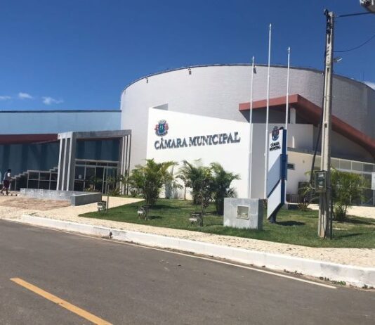 Presidente da Câmara de Juazeiro nomeia assessora que já foi presa como traficante