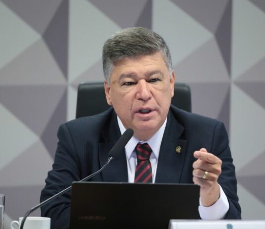 Senador Carlos Viana anuncia depoimento de Vorcaro na CPMI do INSS