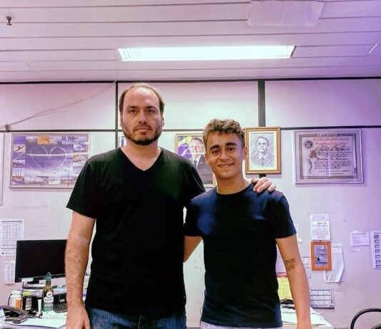 Carlos Bolsonaro anuncia adesão à caminhada liderada por Nikolas