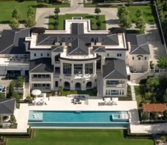 Pai de Vorcaro negocia mansão de R$ 180 milhões em Orlando.