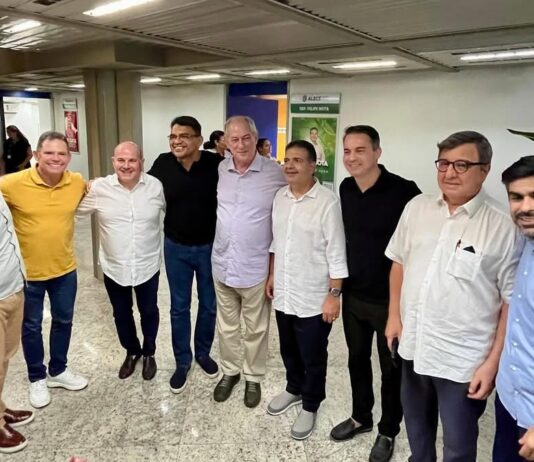 Ciro Gomes diz que confia na palavra de Rueda que União Brasil ficará na oposição.