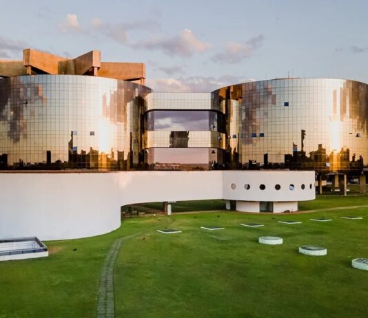 PGR defende que STF suspenda lei de SC que proibiu cotas raciais