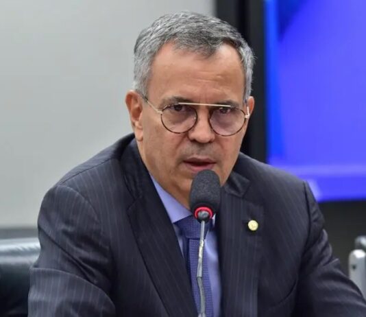 Deputado governista é alvo de operação da PF por desvio de emendas