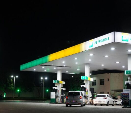 Com aumento do ICMS, gasolina em Fortaleza fica 0,40 centavos mais cara.