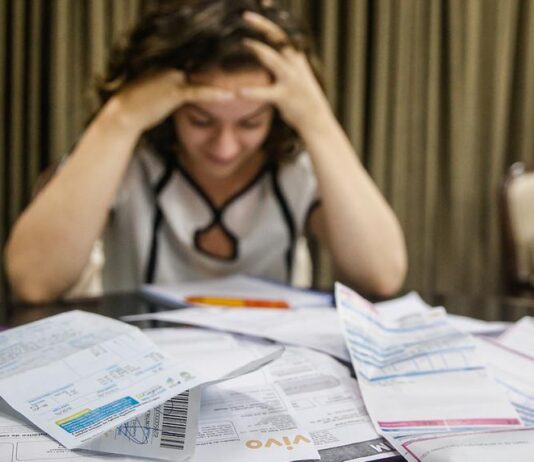 Inadimplência cresce 11% na Grande Fortaleza, aponta pesquisa