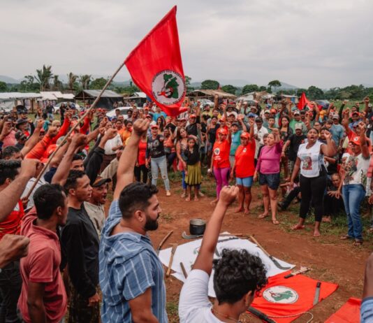 MST avalia envio de militantes à Venezuela, diz site